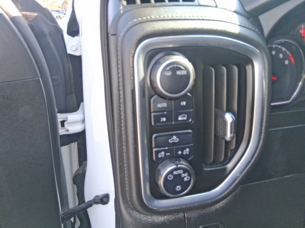 Used 2022 Chevrolet Silverado 1500 LT image 13