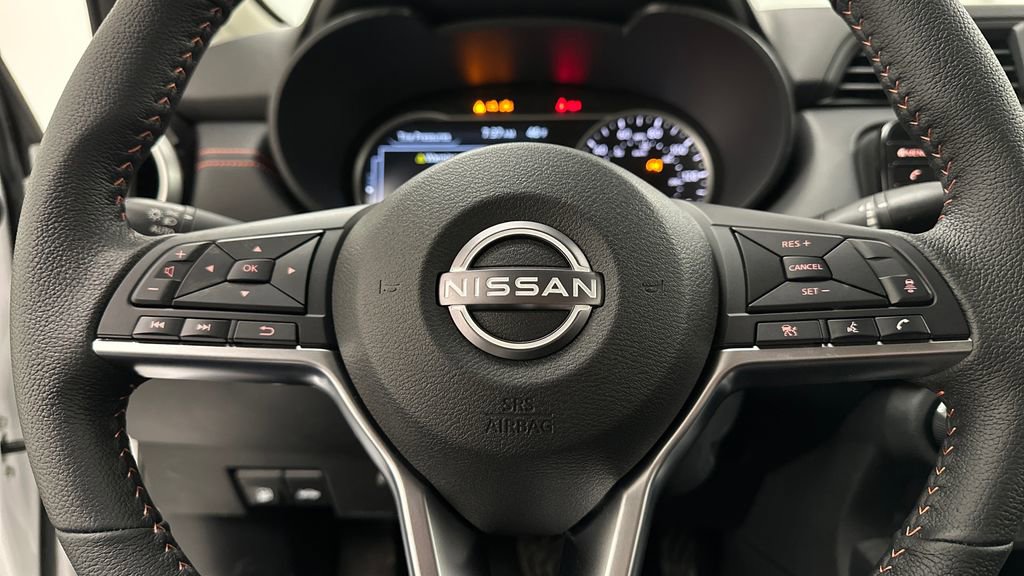 New 2025 Nissan Versa SR w/ Trunk Package image 13