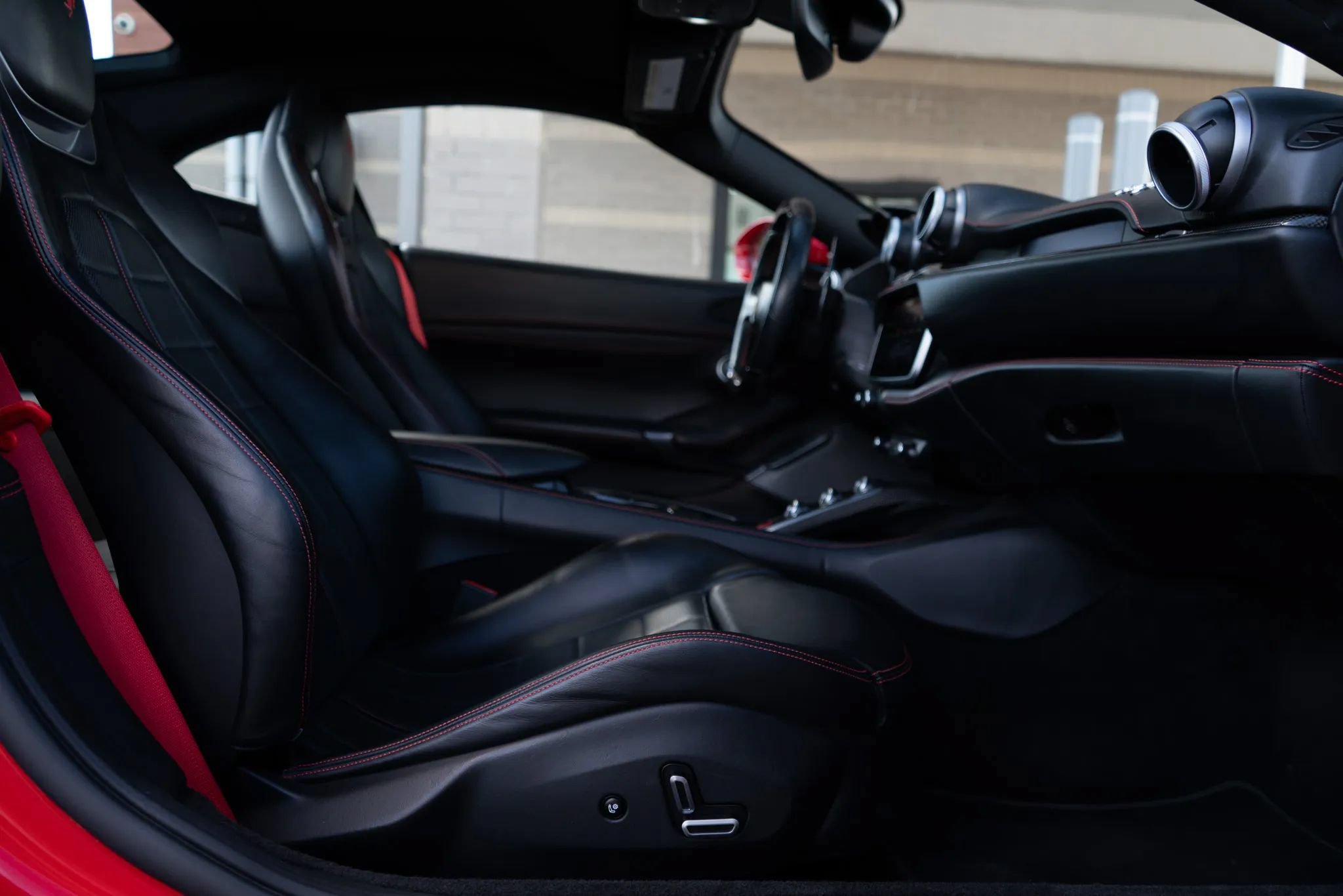 Used 2023 Ferrari Portofino M RWD image 75