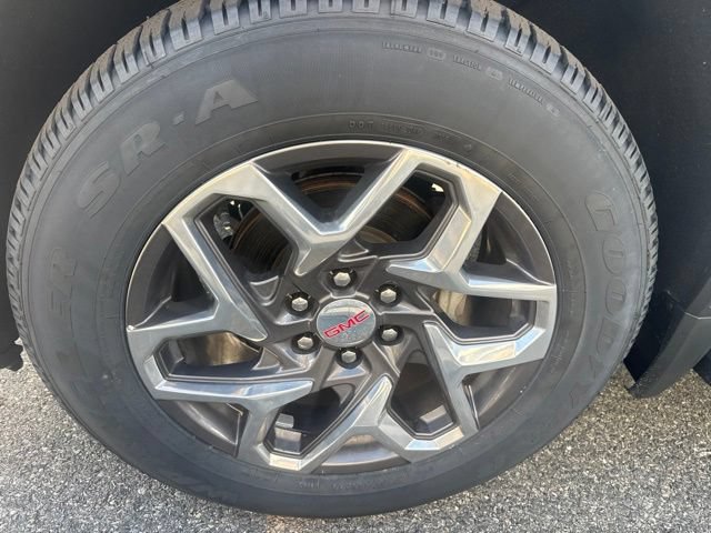 Used 2023 GMC Sierra 1500 SLT w/ SLT Premium Package AWD/4WD image 4