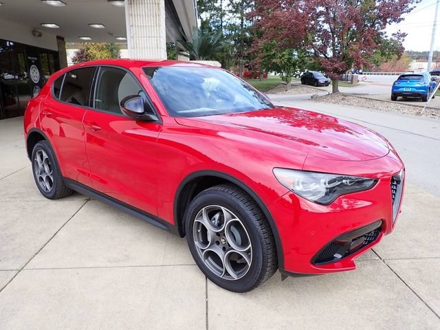 New 2025 Alfa Romeo Stelvio Sprint w/ Convenience Package AWD/4WD image 9
