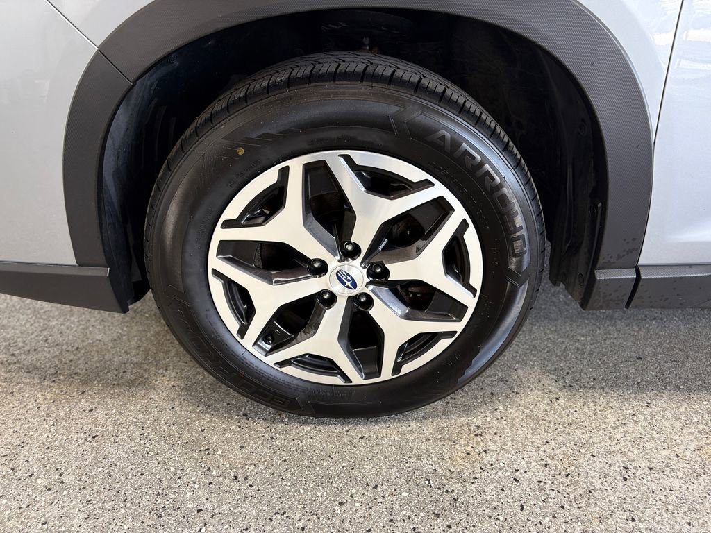 Used 2020 Subaru Forester Premium AWD/4WD image 28
