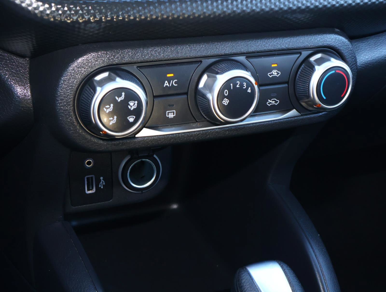 Used 2022 Nissan Kicks S image 24