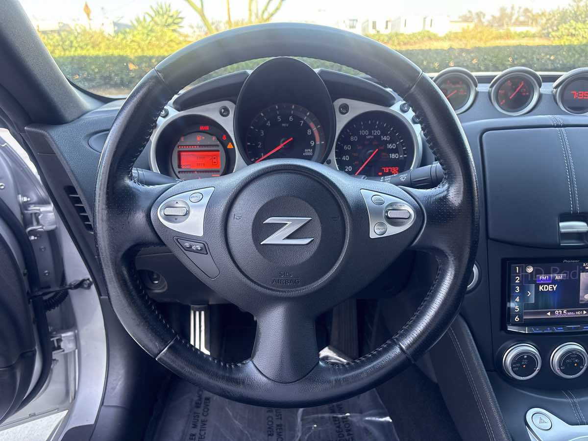 Used 2013 Nissan 370Z Coupe RWD image 18