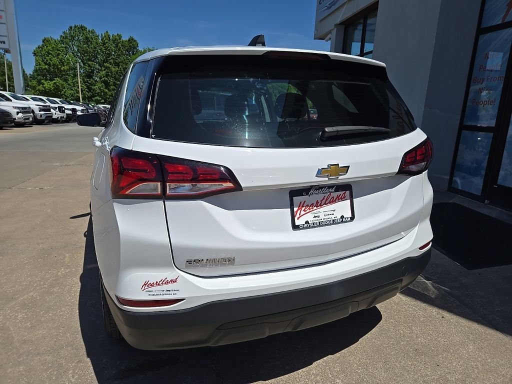 Used 2023 Chevrolet Equinox LS FWD image 9
