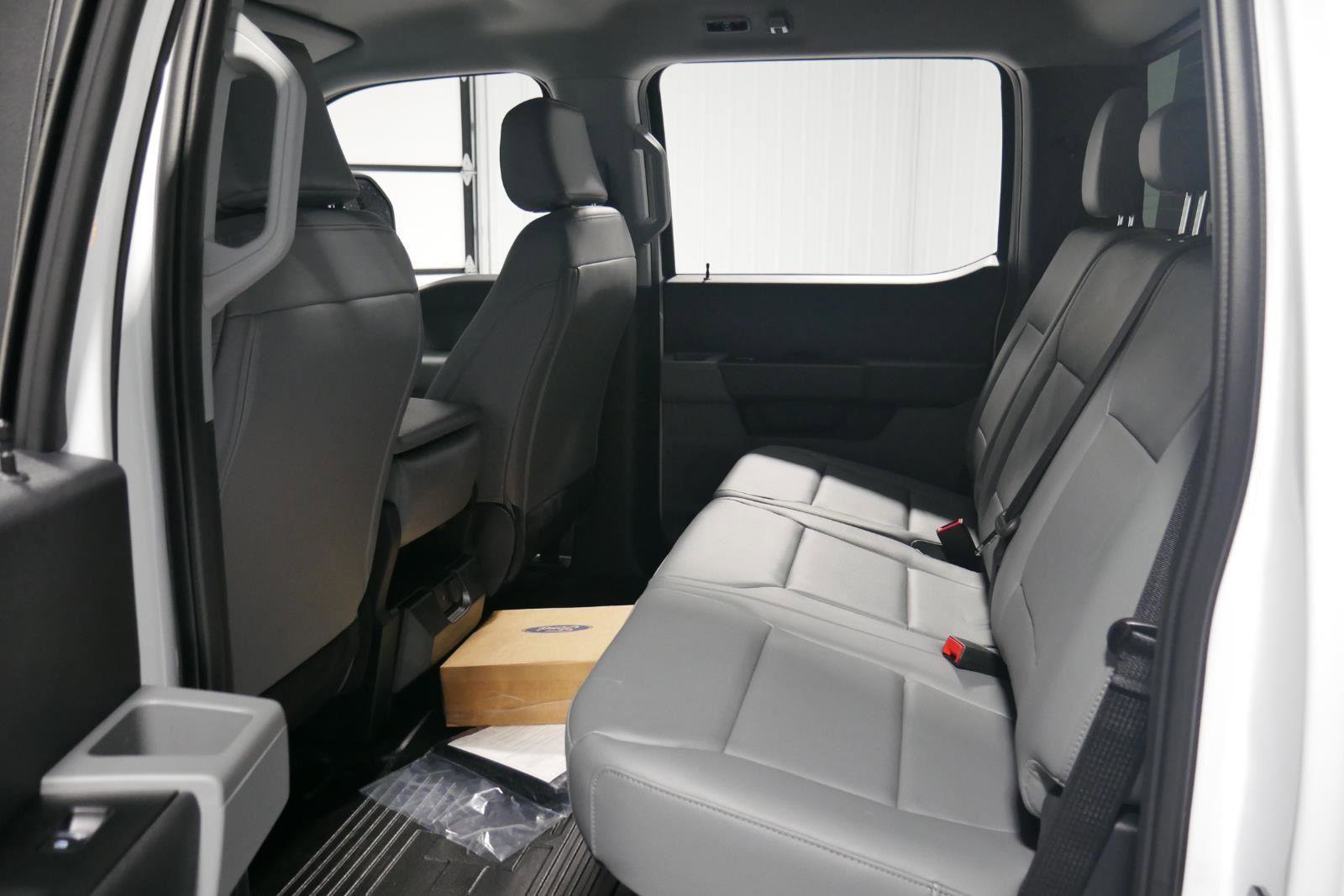 New 2026 Ford F550 4x4 Crew Cab image 26