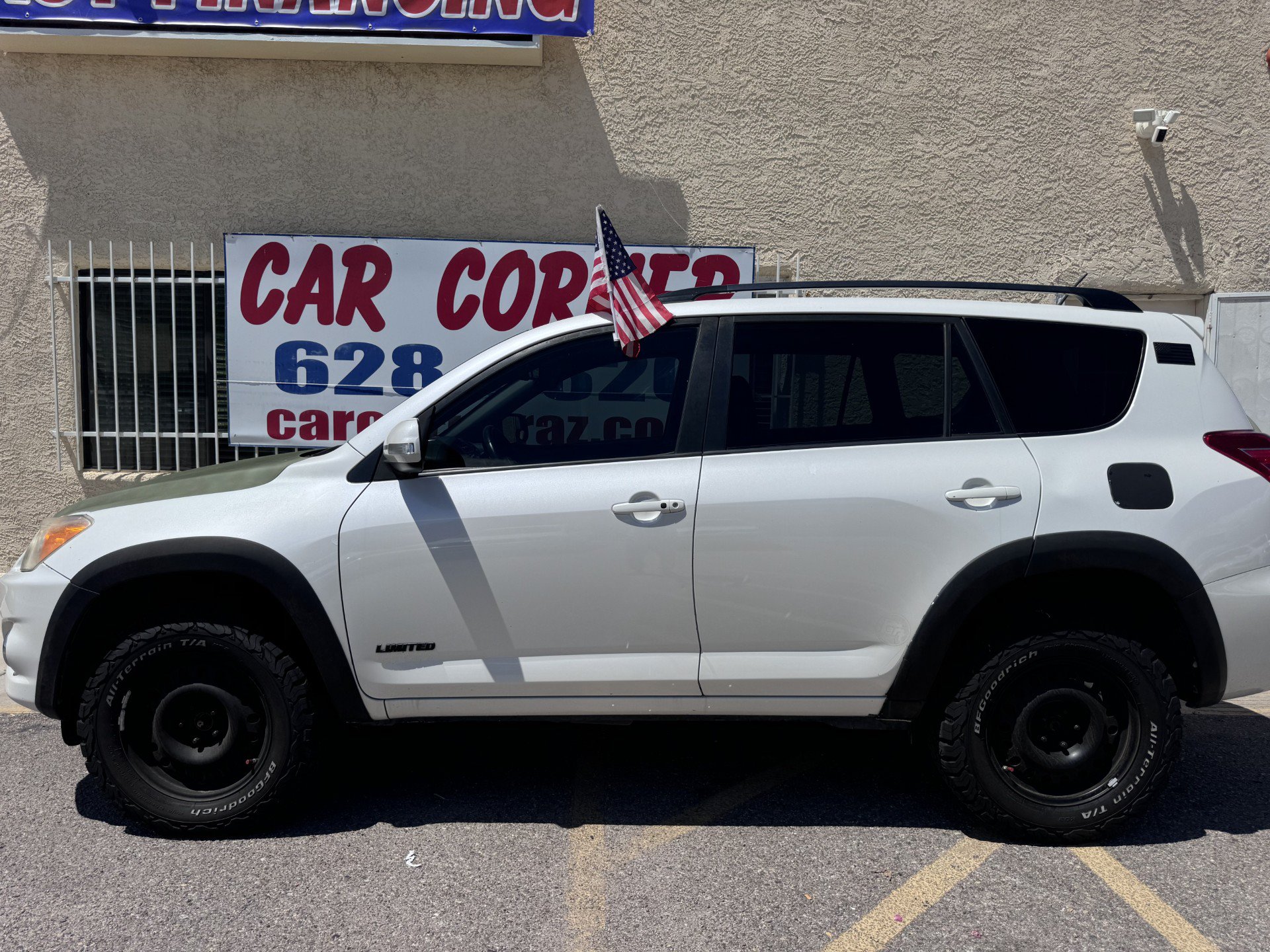 Used 2011 Toyota RAV4 Limited w/ Limited Extra Value Pkg AWD/4WD image 4