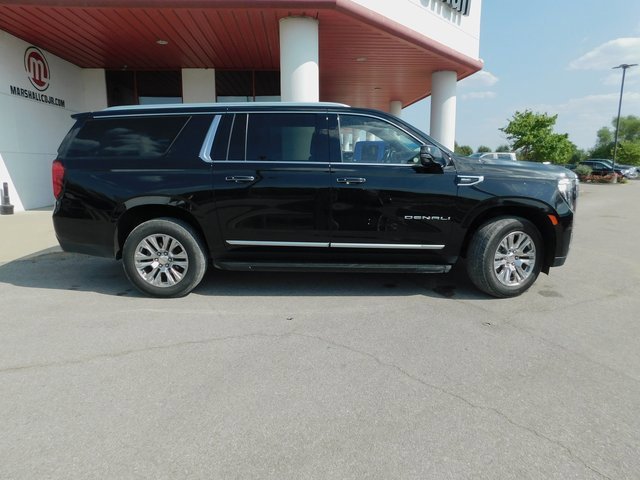 Used 2023 GMC Yukon XL Denali image 44