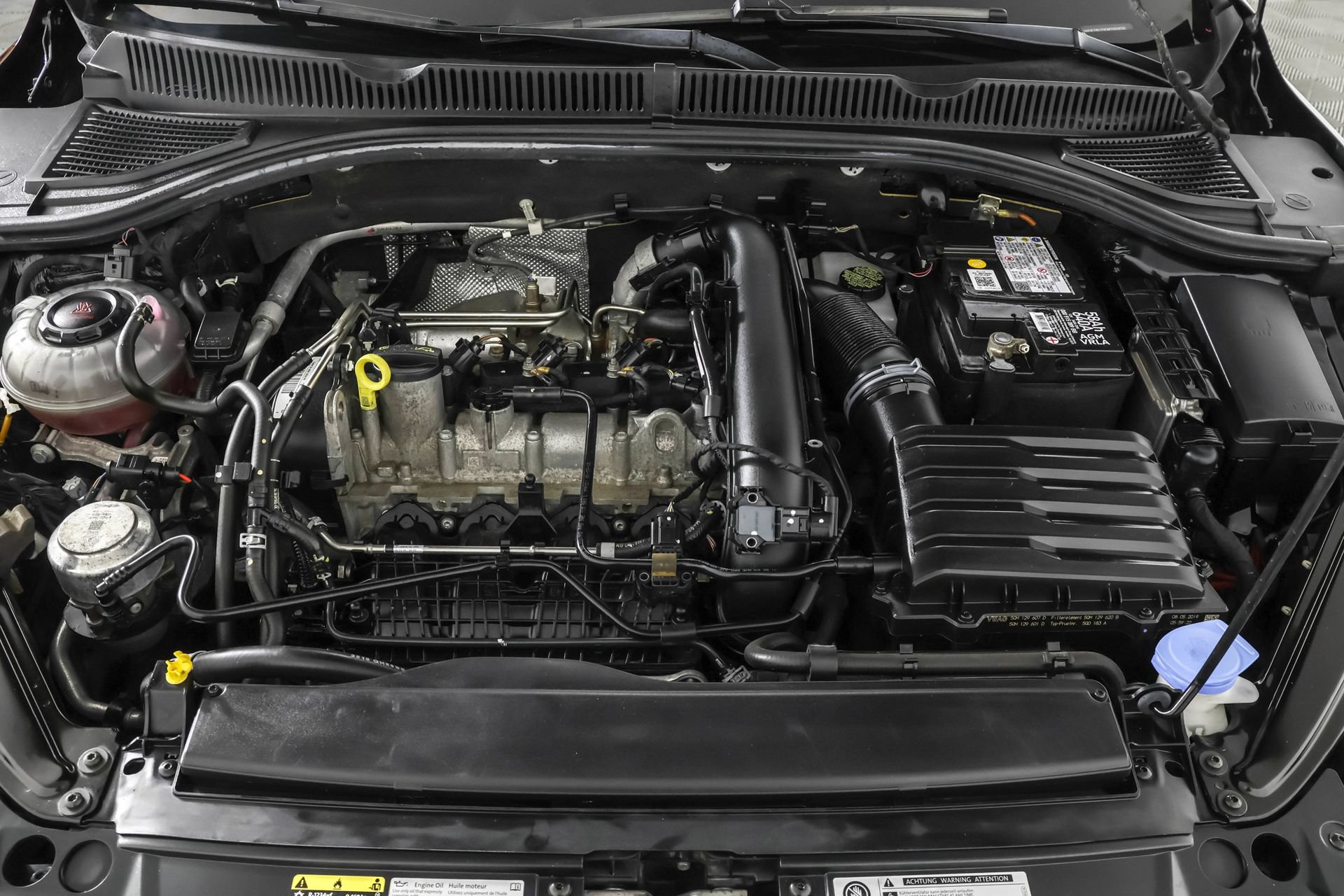Used 2019 Volkswagen Jetta SEL w/ Cold Weather Package FWD image 49