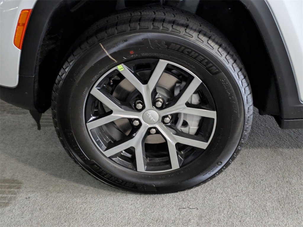 New 2025 Jeep Grand Cherokee Limited image 11