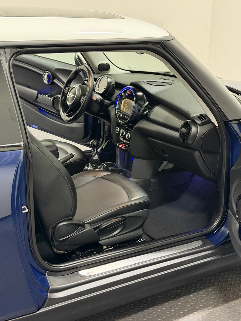 Used 2014 MINI Cooper 2-Door Hardtop image 10
