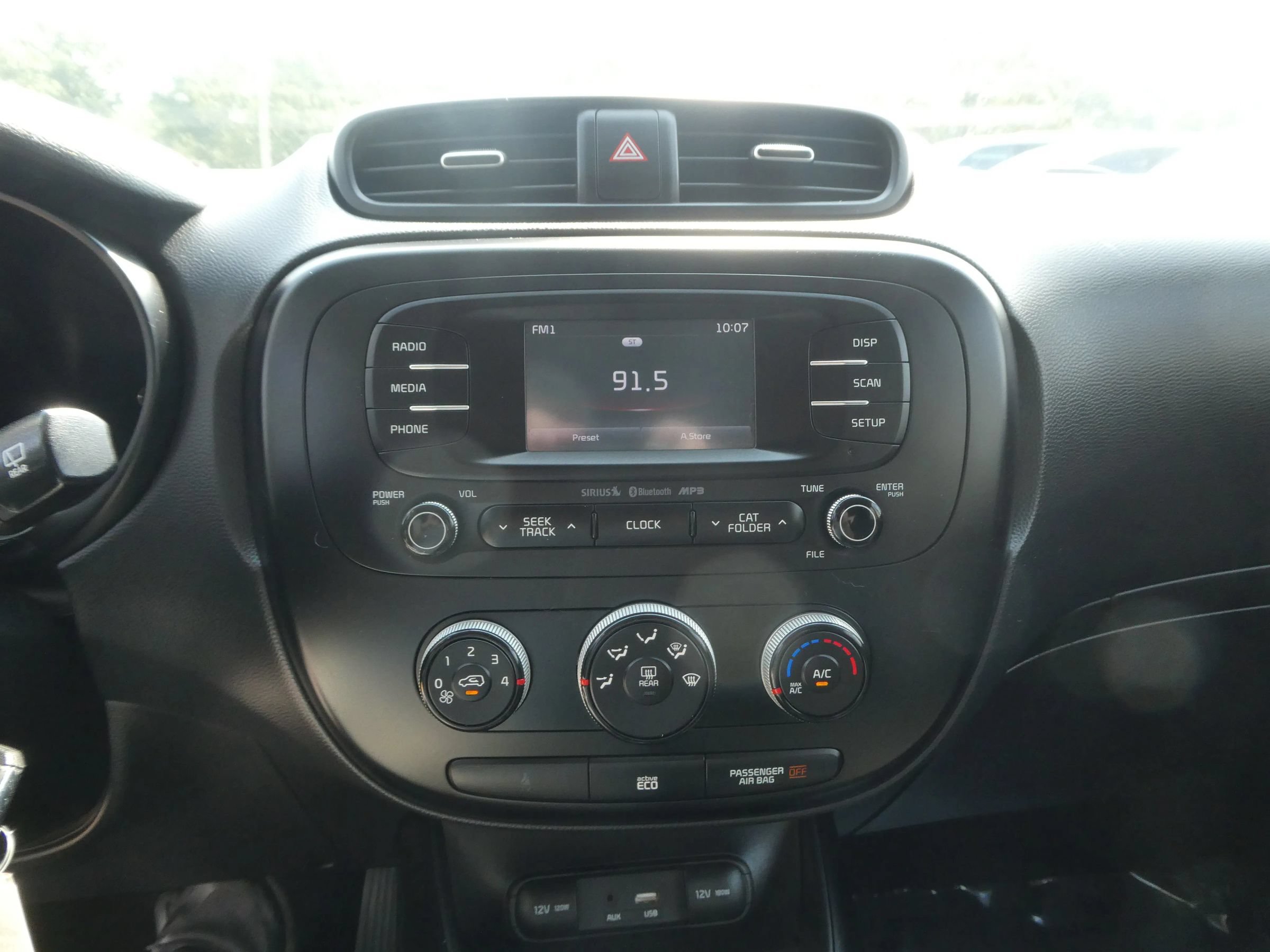 Used 2016 Kia Soul + FWD image 18