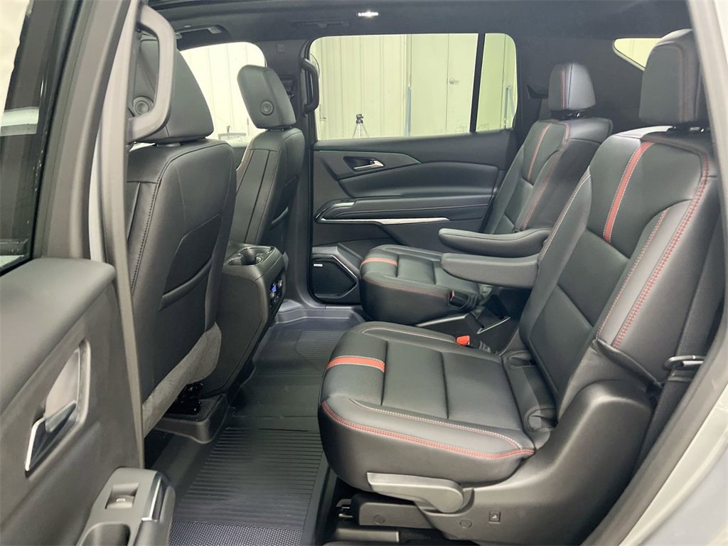 New 2026 Chevrolet Traverse RS w/ LPO, Floor Liner Package image 24