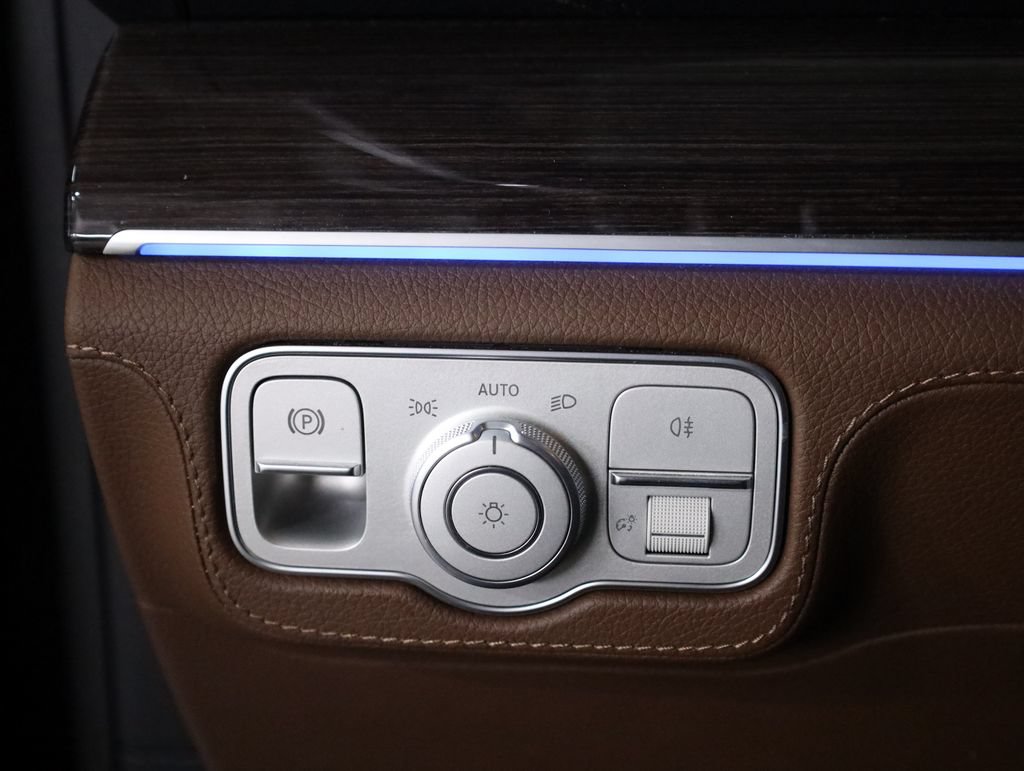 Used 2024 Mercedes-Benz GLS 450 4MATIC image 29