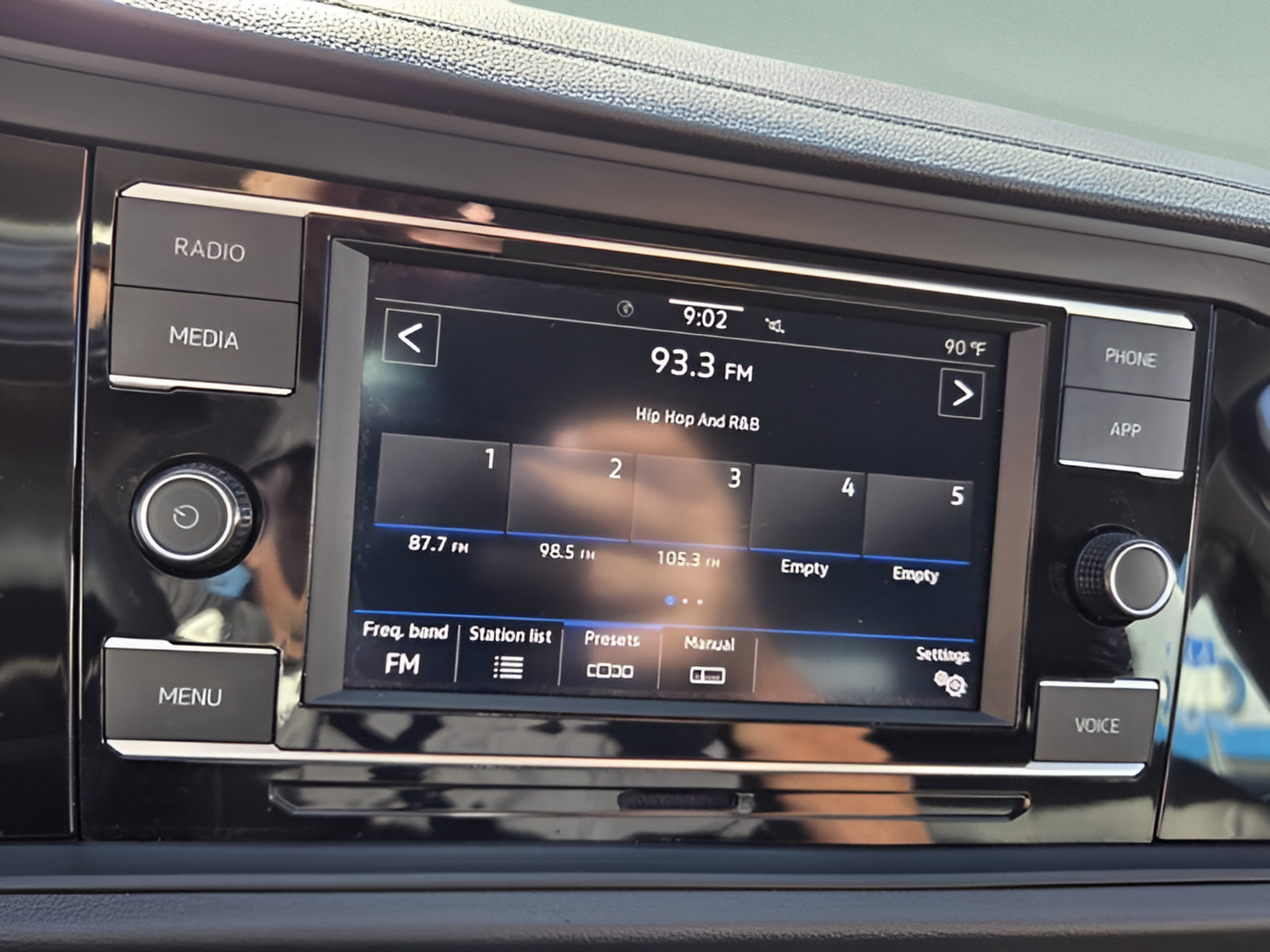 Used 2024 Volkswagen Jetta SE FWD image 18