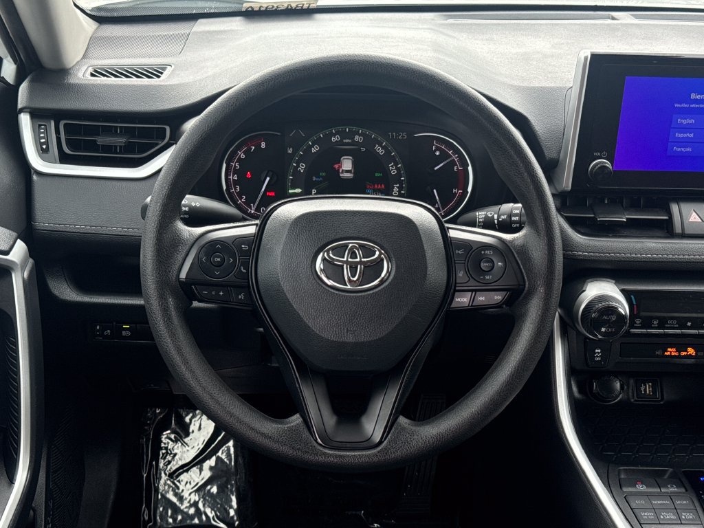 Used 2024 Toyota RAV4 XLE AWD/4WD image 13