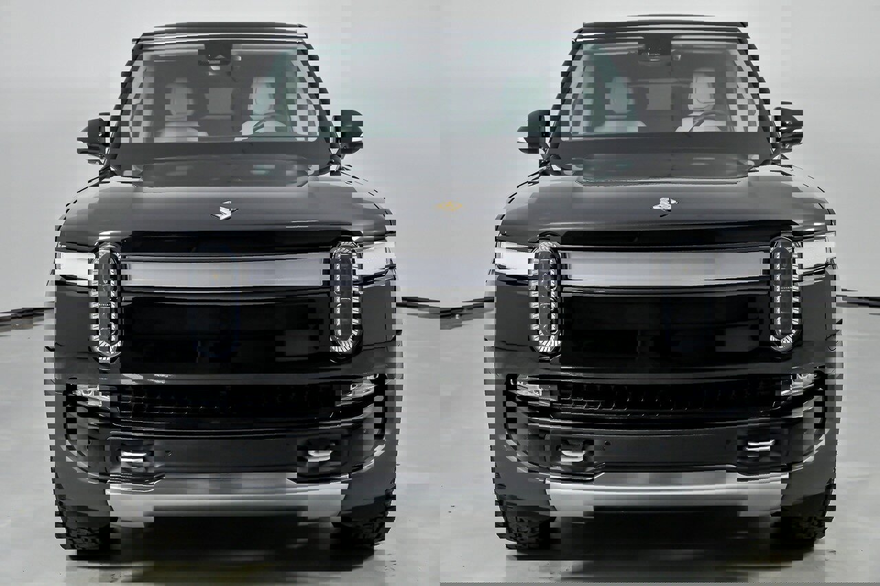 Used 2023 Rivian R1S Adventure image 5