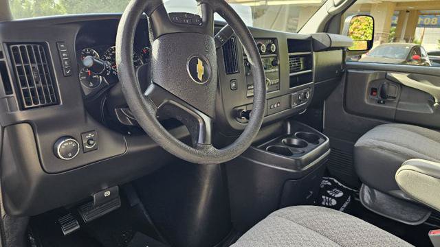Used 2015 Chevrolet Express 3500 LT w/ LT Preferred Equipment Group RWD image 27