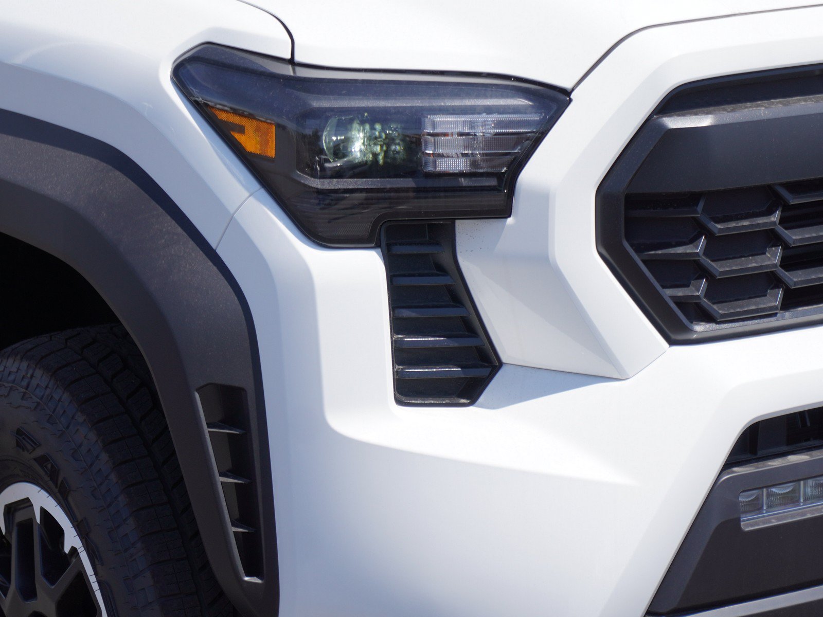 New 2026 Toyota Tacoma TRD Off-Road AWD/4WD image 3