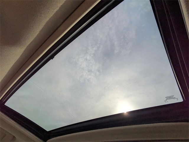 Used 2012 Toyota Camry XLE w/ Leather Pkg image 24