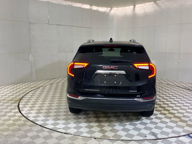 Used 2024 GMC Terrain SLT AWD/4WD image 18