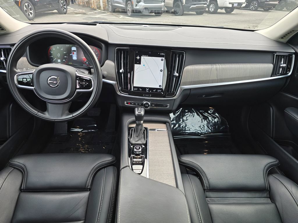 Used 2021 Volvo S90 T6 Inscription image 5