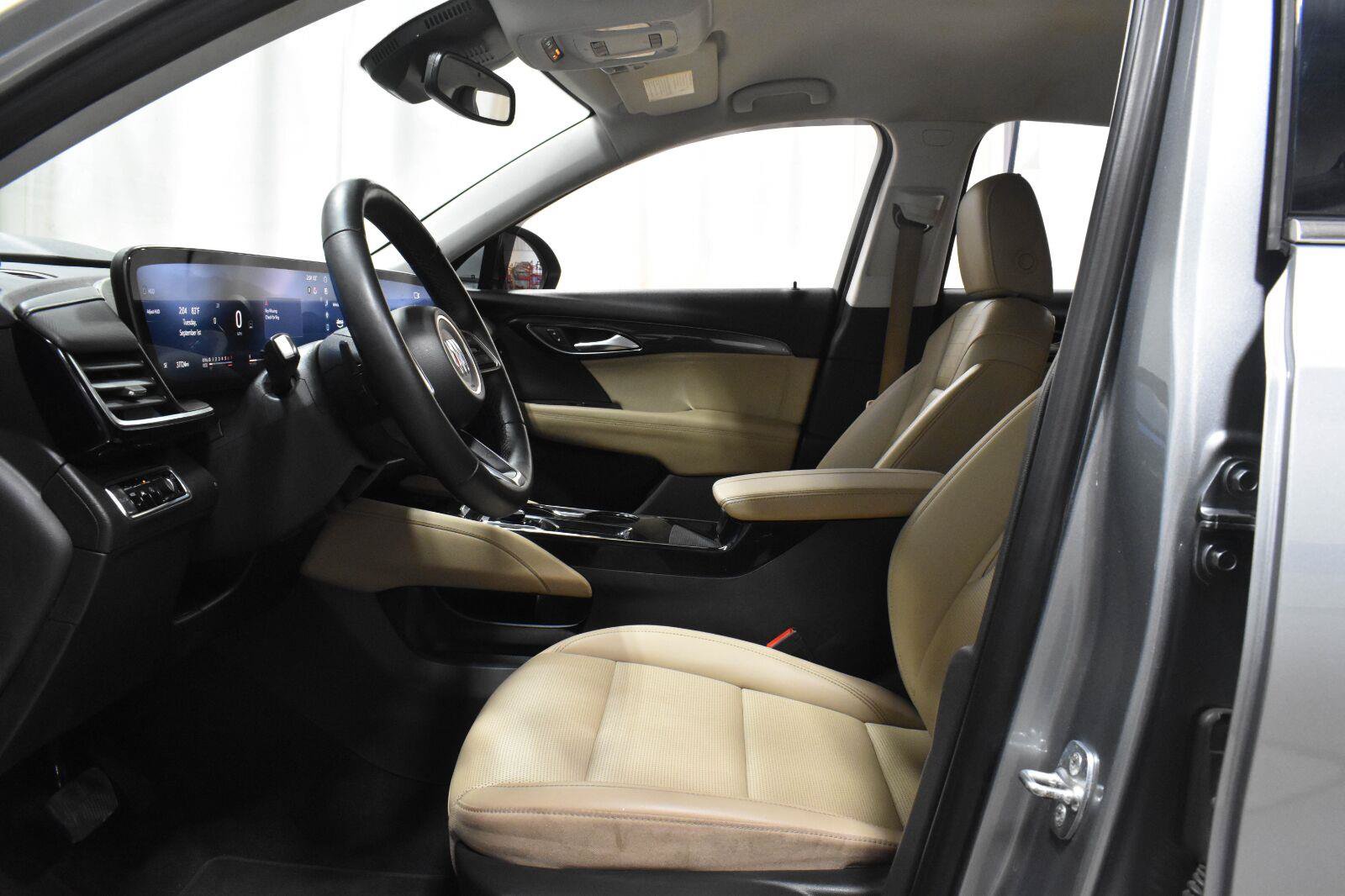 Used 2024 Buick Envision Preferred AWD/4WD image 3