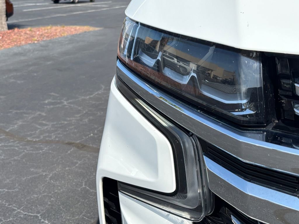 Used 2023 Chevrolet Suburban Premier image 30