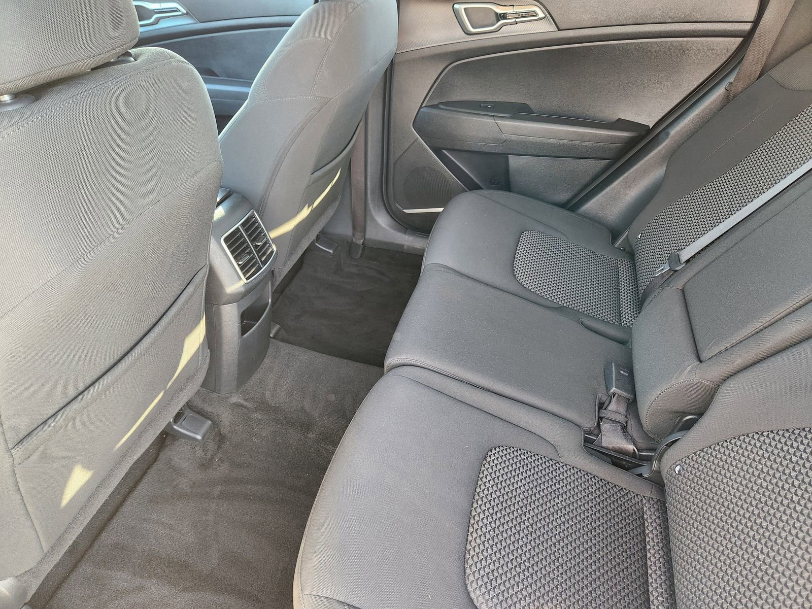 Used 2024 Kia Sportage LX image 38