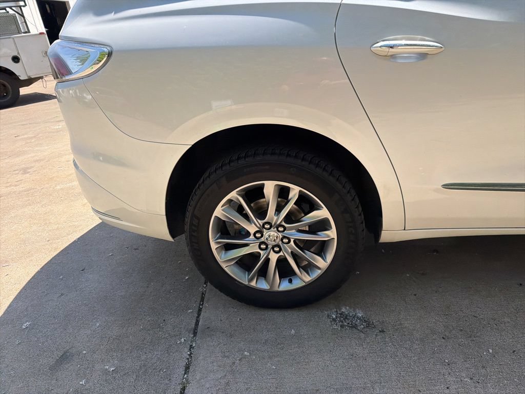 Used 2023 Buick Enclave Avenir w/ Avenir Technology Package AWD/4WD image 13
