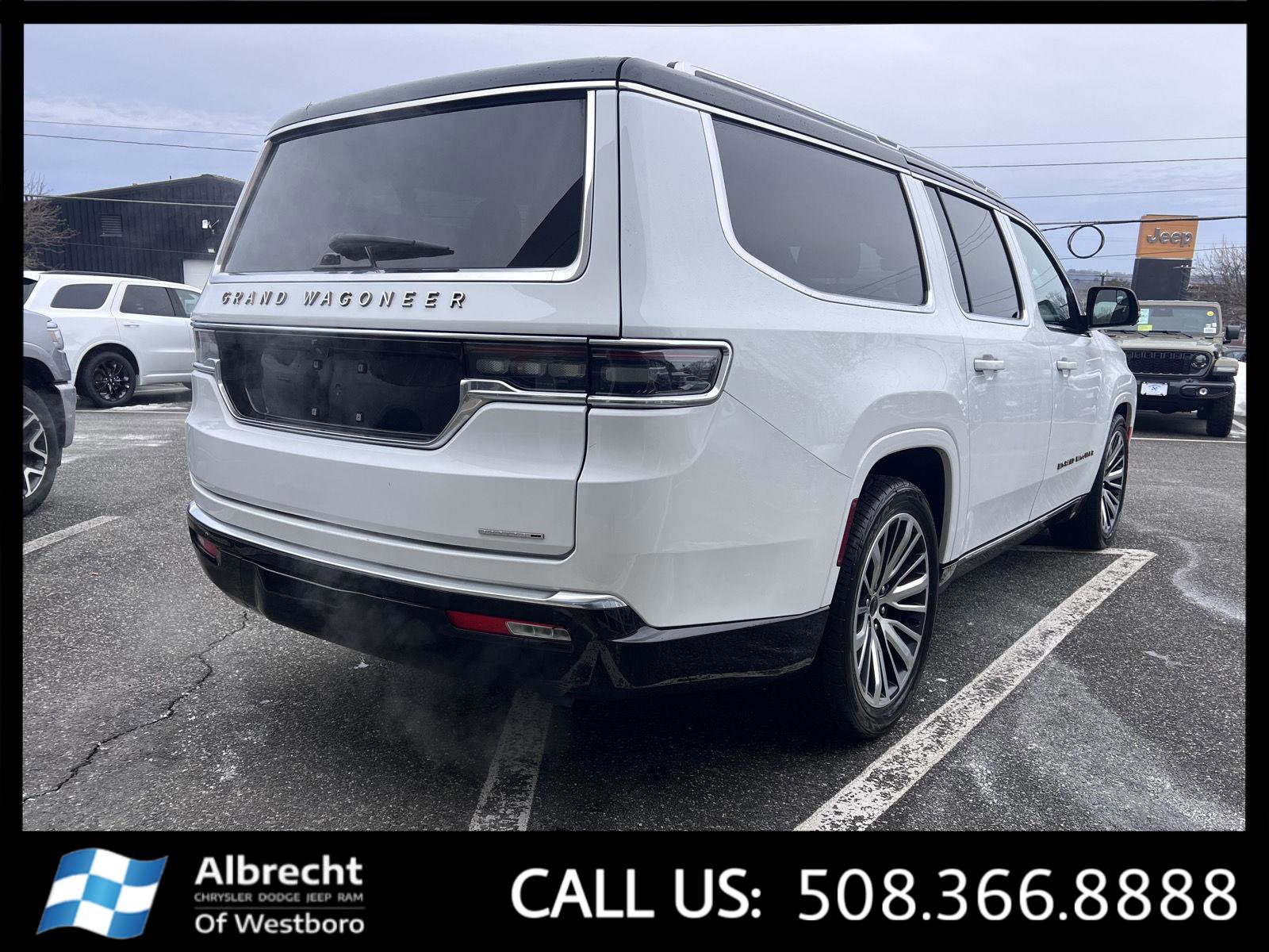 Used 2024 Jeep Grand Wagoneer L Series III image 5