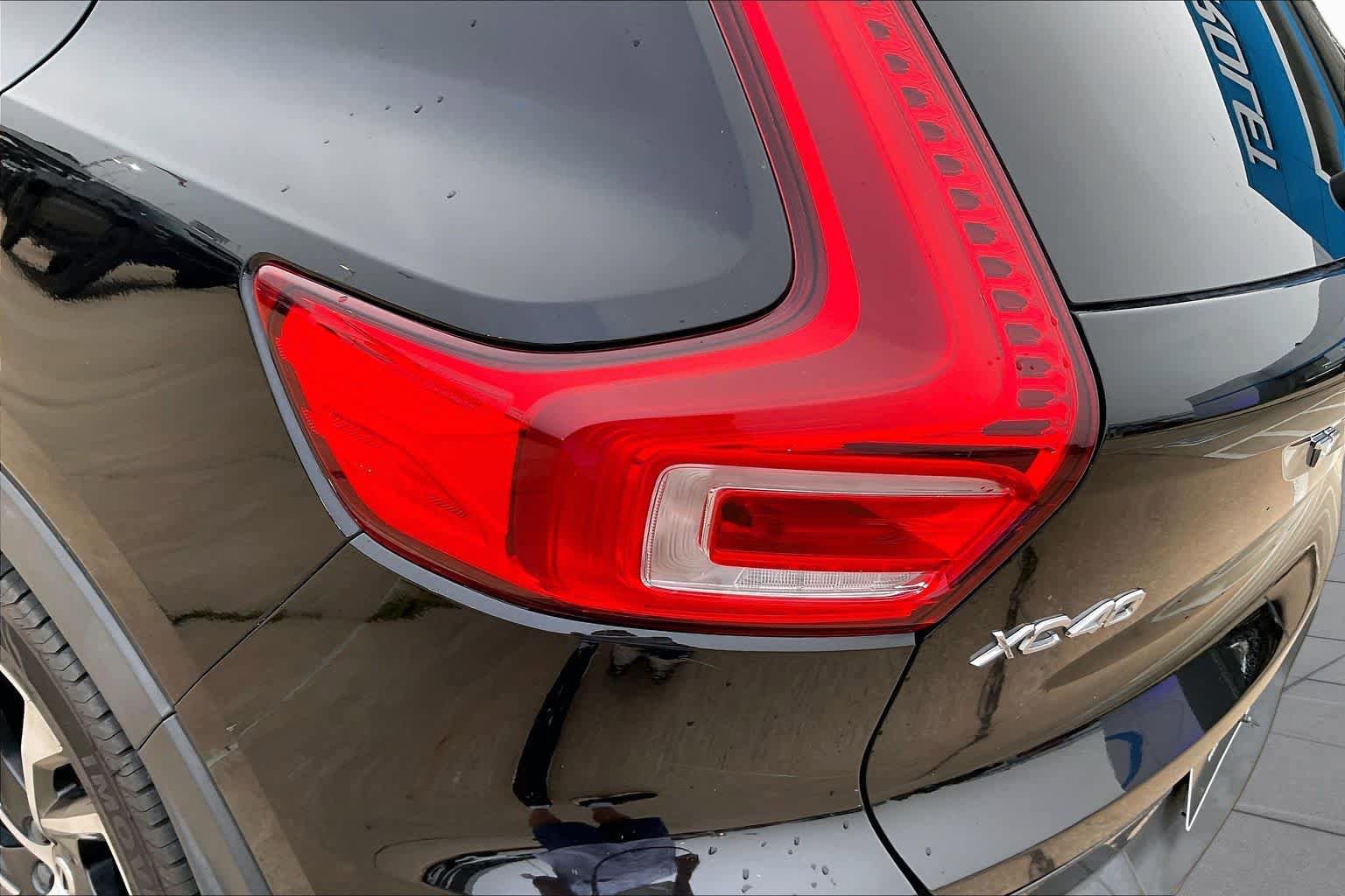 Used 2021 Volvo XC40 T5 R-Design w/ Climate Package AWD/4WD image 29