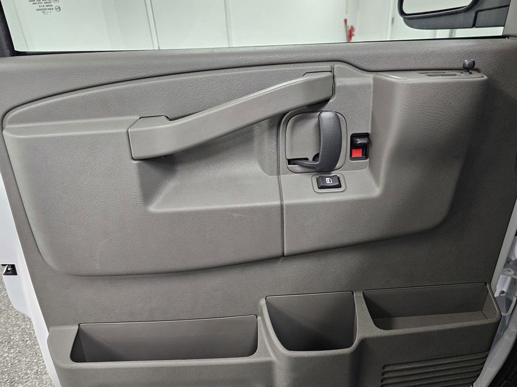 New 2026 Chevrolet Express 2500 Extended RWD image 13