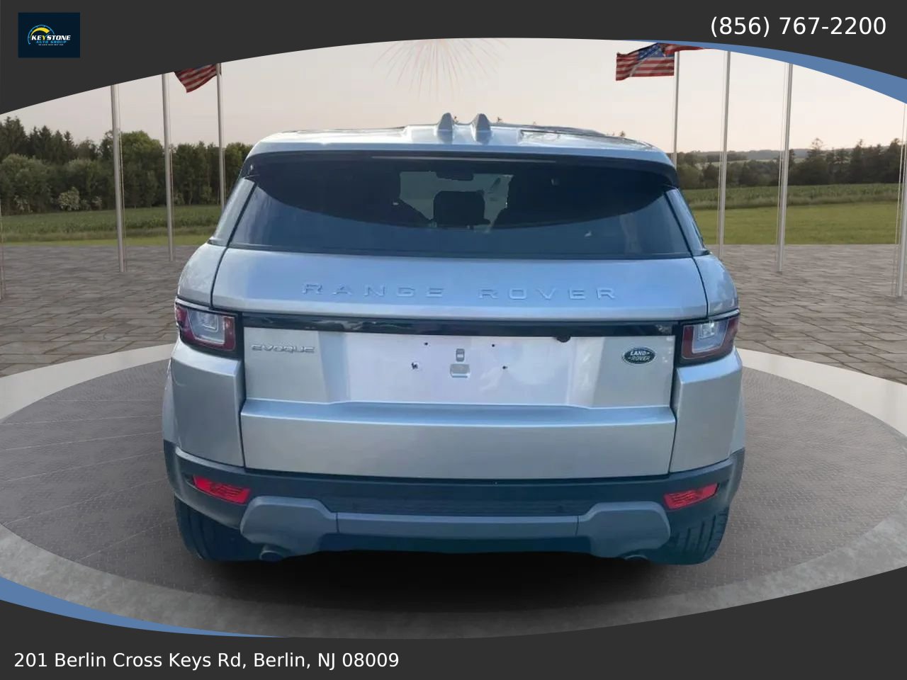 Used 2017 Land Rover Range Rover Evoque SE AWD/4WD image 3