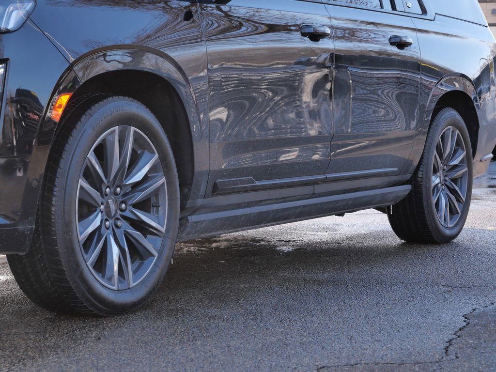 Used 2022 Cadillac Escalade ESV Sport w/ Touring Package image 5