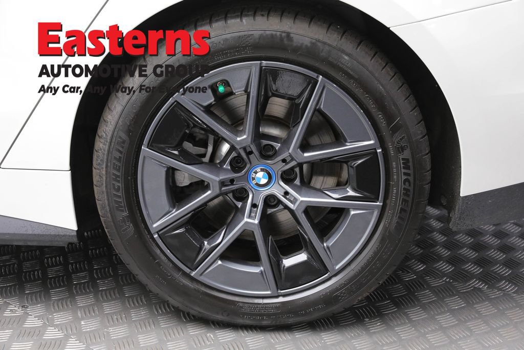 Used 2023 BMW i4 eDrive35 w/ Premium Package RWD image 8