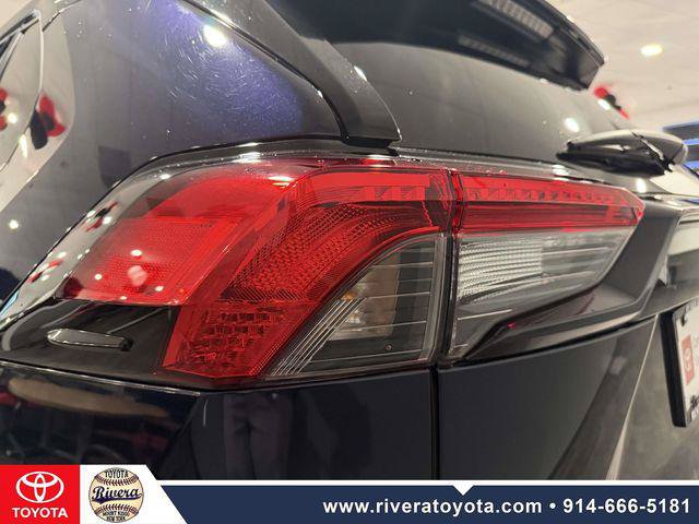 Certified 2021 Toyota RAV4 XLE Premium AWD/4WD image 11