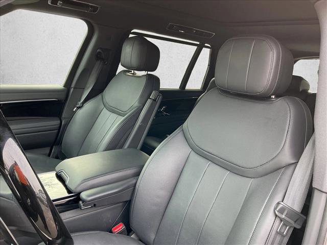 Used 2024 Land Rover Range Rover Long Wheelbase SE image 11