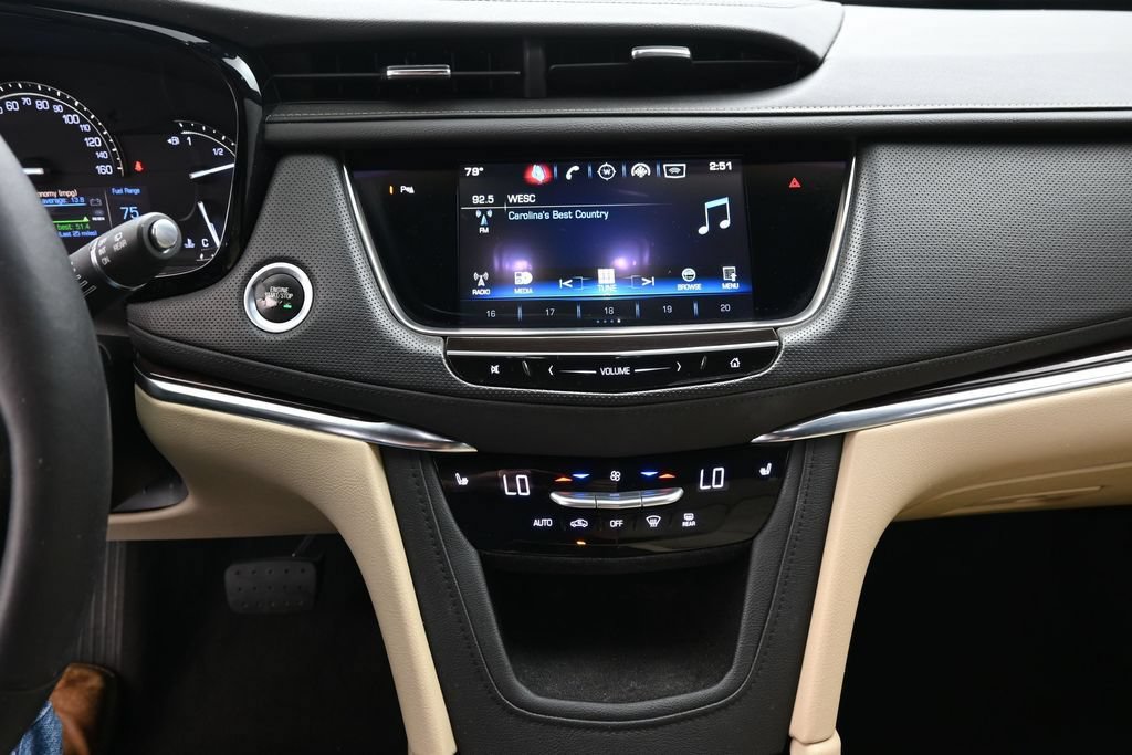 Used 2017 Cadillac XT5 Luxury w/ Driver Awareness Package FWD image 12