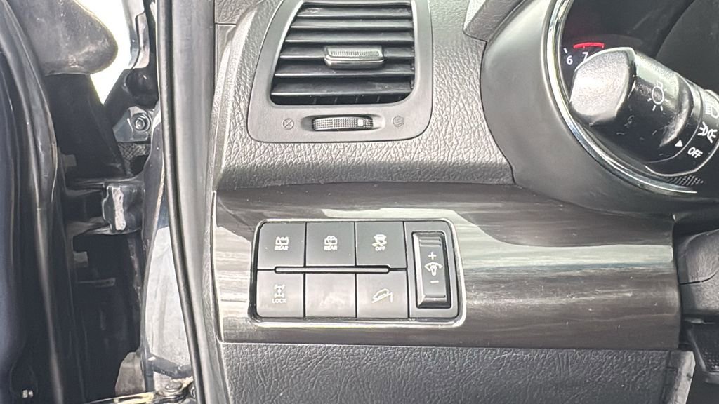 Used 2013 Kia Sorento LX w/ Third Row Pkg image 34