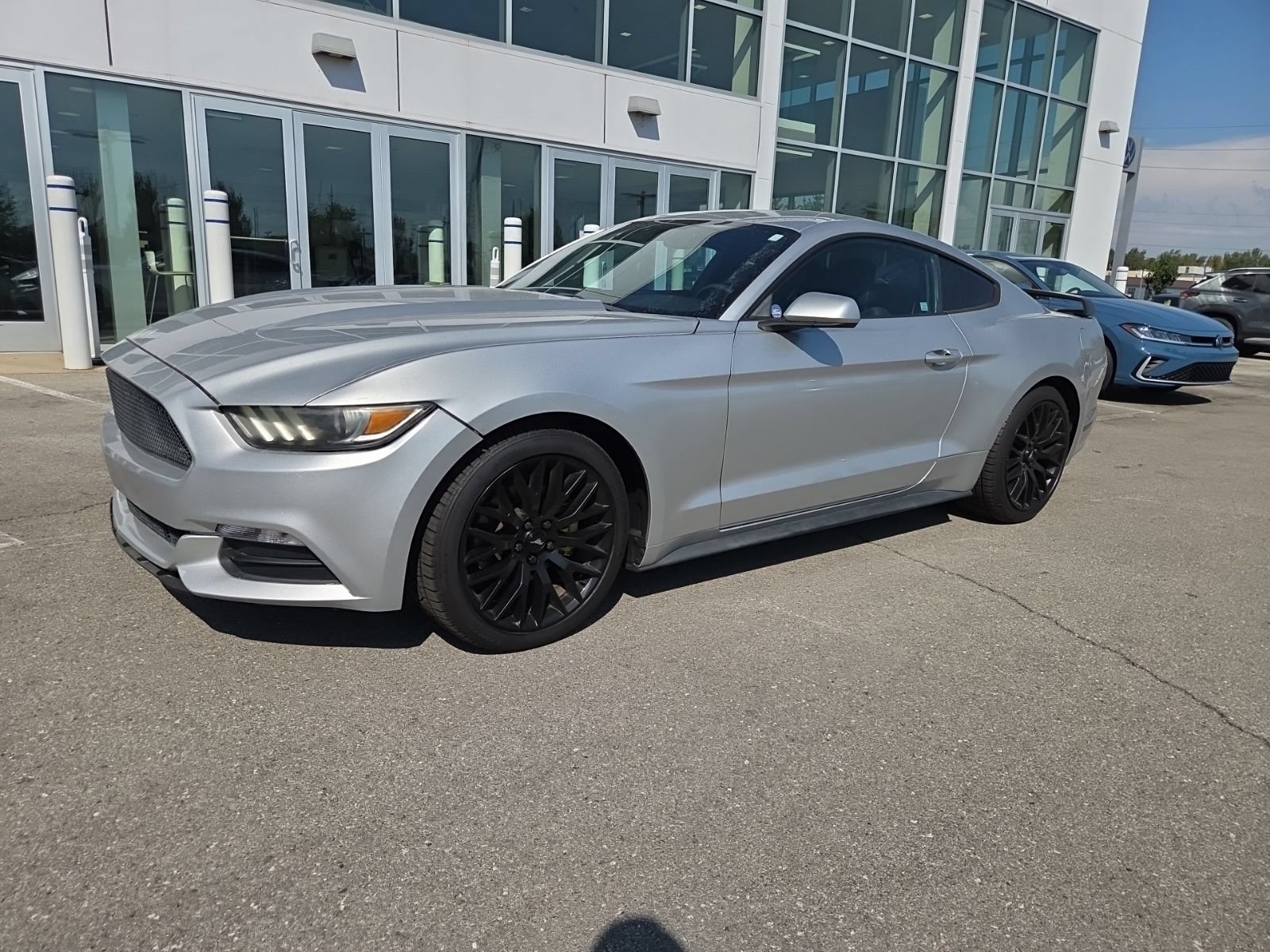 Used 2016 Ford Mustang Coupe RWD image 9