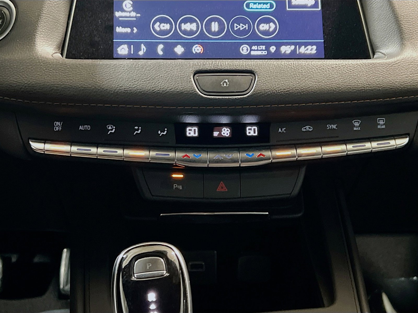 Used 2022 Cadillac XT4 Sport w/ Safety Alert Package FWD image 11