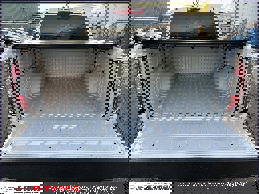 Certified 2022 GMC Canyon AT4 w/ Trailering Package image 11