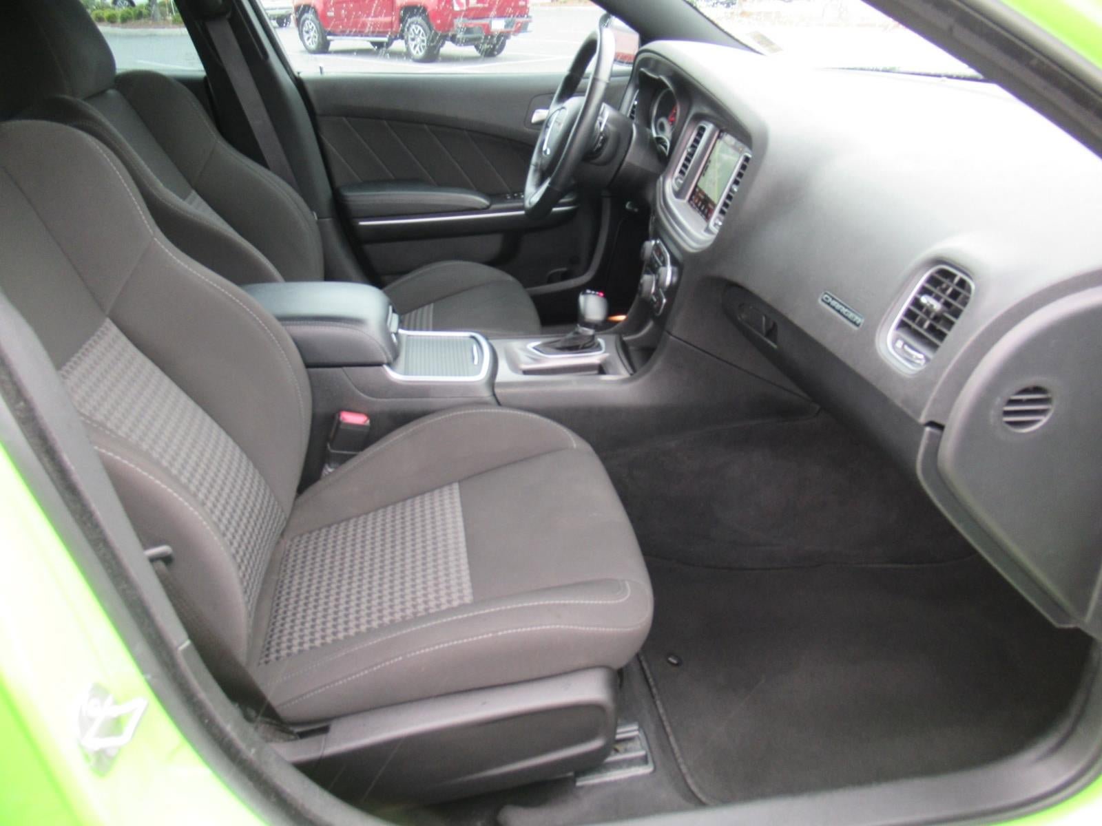 Used 2023 Dodge Charger R/T w/ Harman/Kardon Audio Group RWD image 10