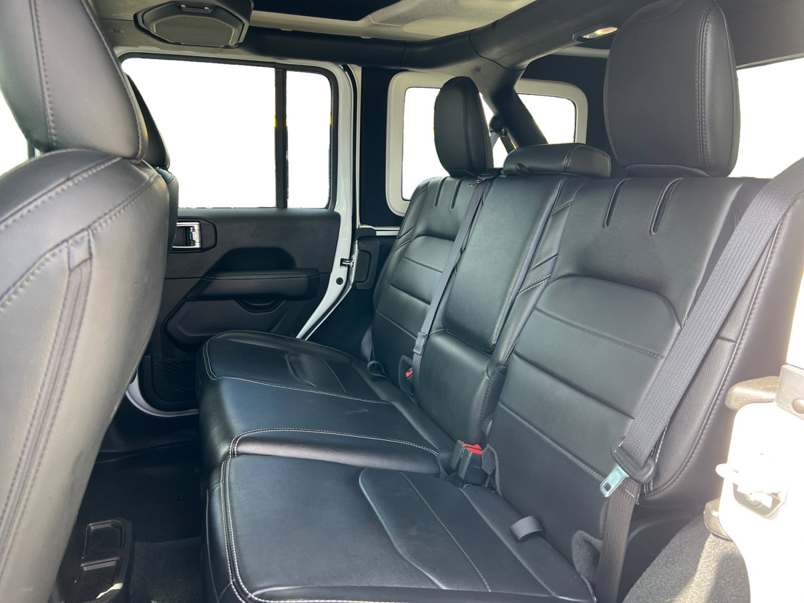 Used 2022 Jeep Wrangler Unlimited Sahara w/ Safety Group image 13