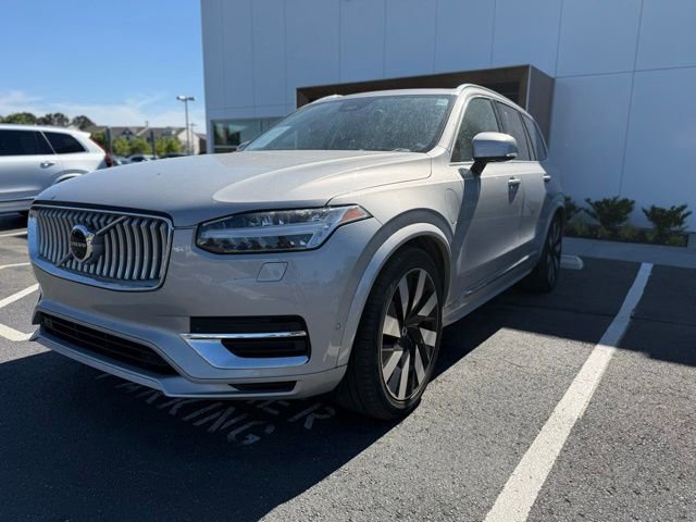 Used 2023 Volvo XC90 T8 Ultimate w/ Protection Package Premier AWD/4WD image 2