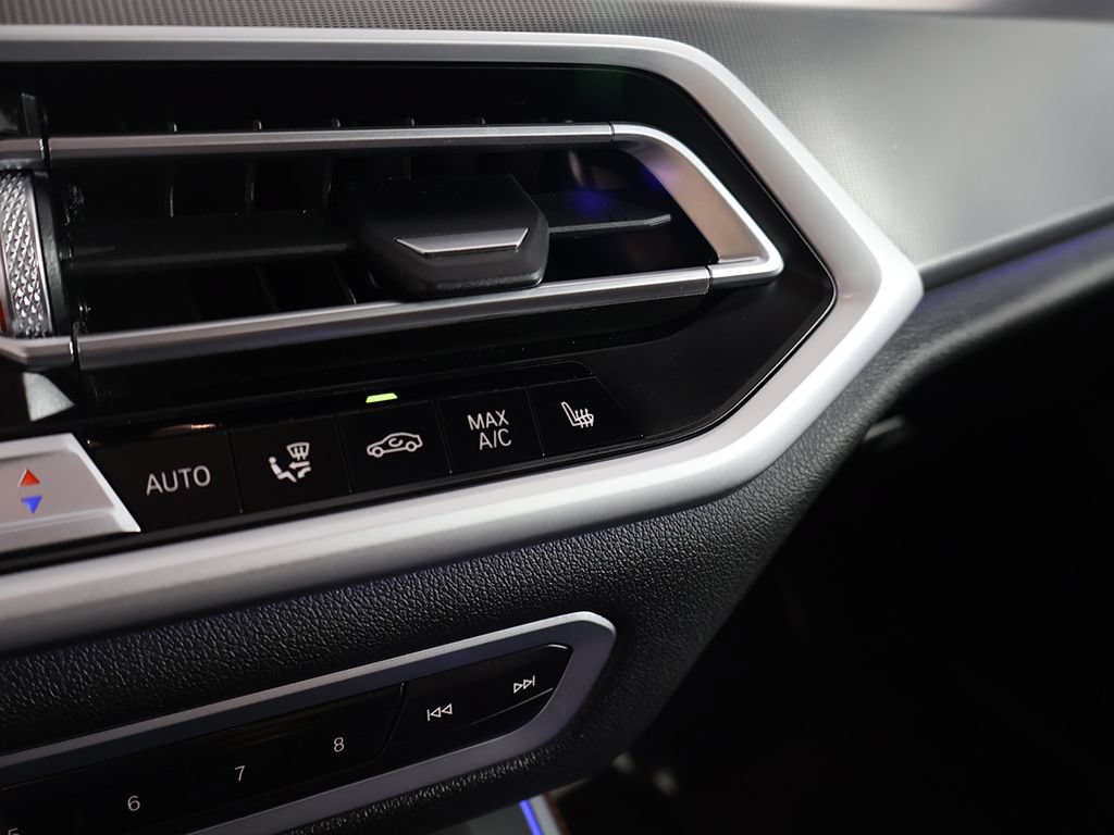 Used 2022 BMW X5 xDrive40i AWD/4WD image 54