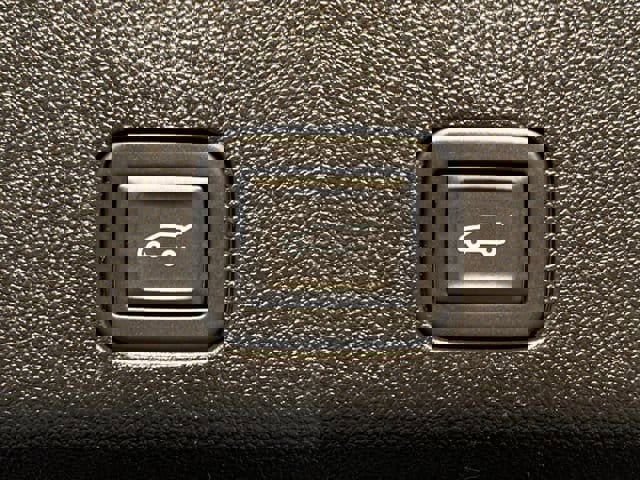 Used 2023 GMC Yukon Denali w/ Denali Reserve Package image 28