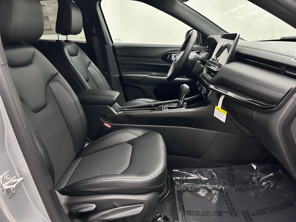 New 2026 Jeep Compass Latitude image 17