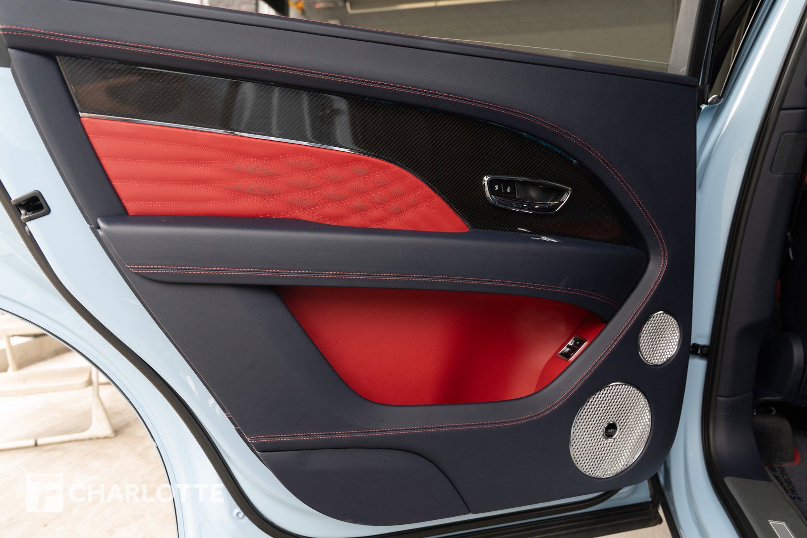 Used 2023 Bentley Bentayga Extended Wheelbase image 37